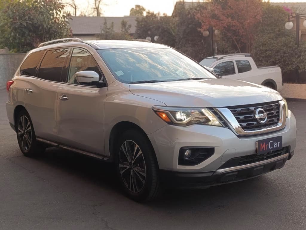 Nissan Pathfinder Exclusive 4x4 año 2018