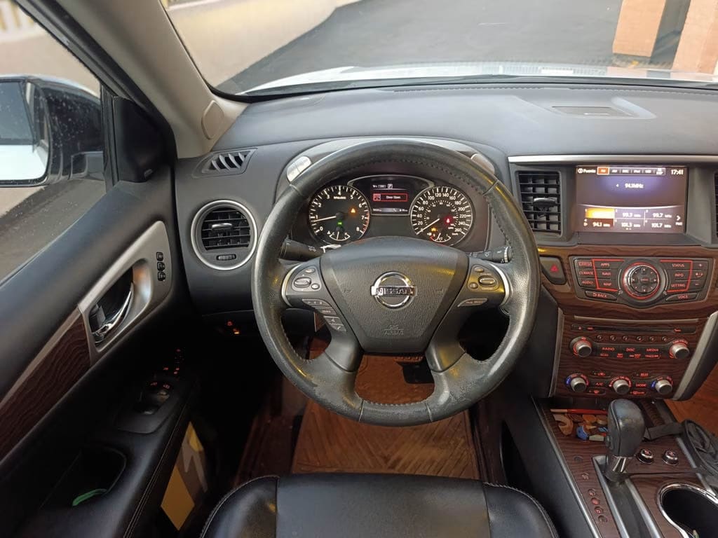 Nissan Pathfinder Exclusive 4x4 año 2018