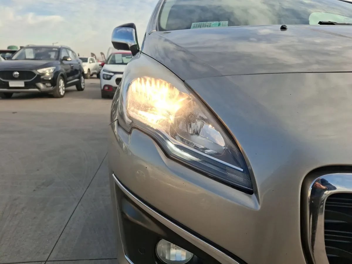 Peugeot 3008 1.6 Blue-Hdi Diesel 4x2 120hp Mt6 5p año 2017