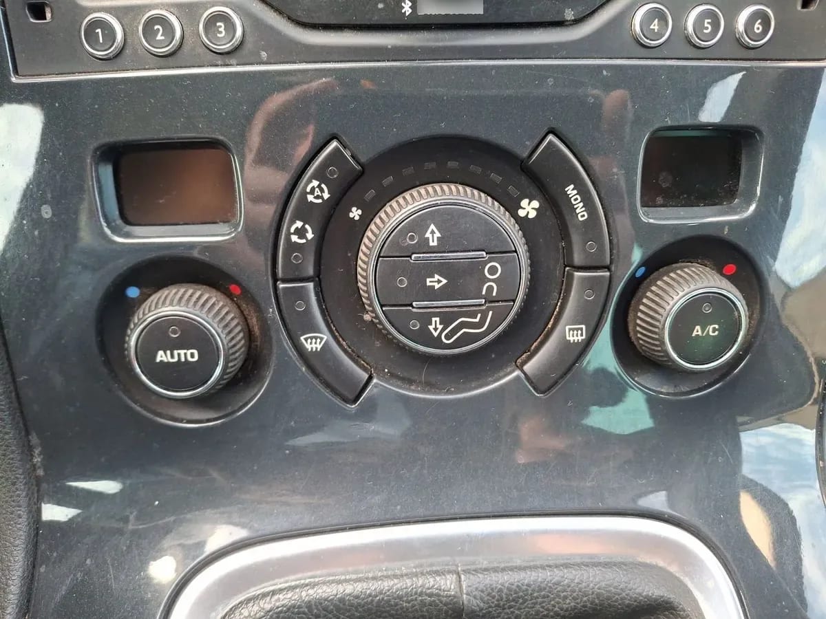 Peugeot 3008 1.6 Blue-Hdi Diesel 4x2 120hp Mt6 5p año 2017