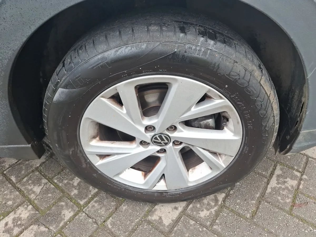 Volkswagen Nivus 1.0 Tsi Comfortline 4x2 At 5p año 2023