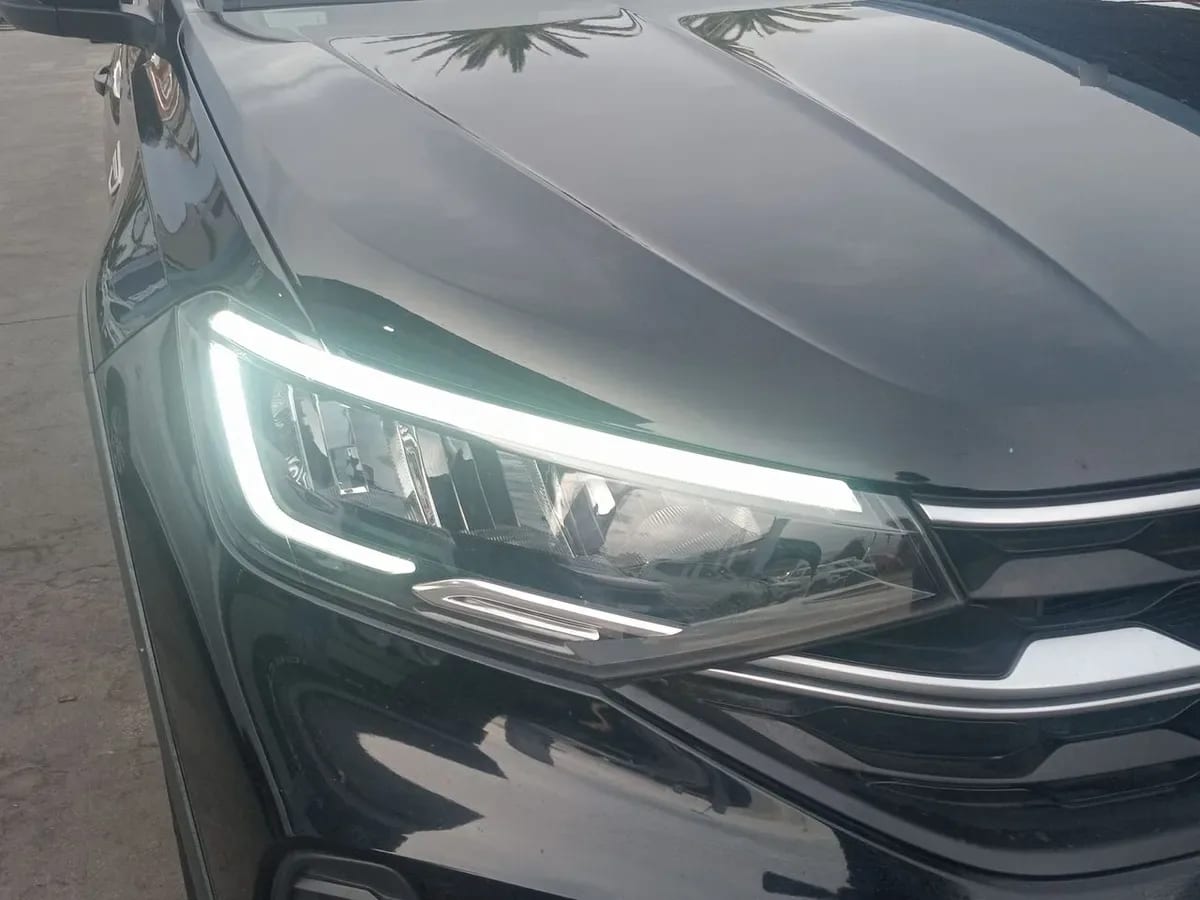 Volkswagen Nivus 1.0 Tsi Comfortline 4x2 At 5p año 2023
