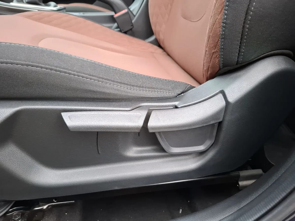 Hyundai Creta Grand 2.0 Plus Su2i 4x2 Mt 5p año 2025