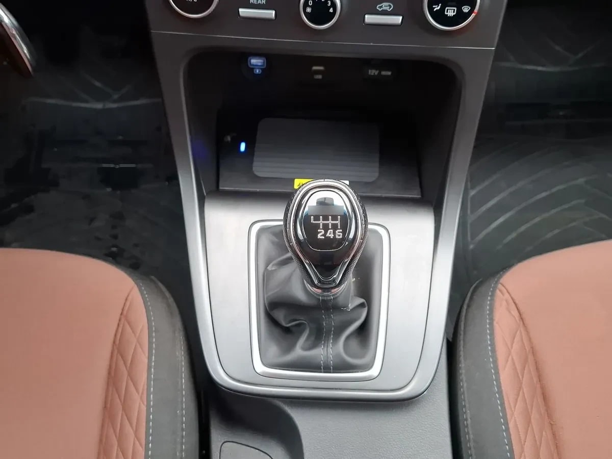 Hyundai Creta Grand 2.0 Plus Su2i 4x2 Mt 5p año 2025