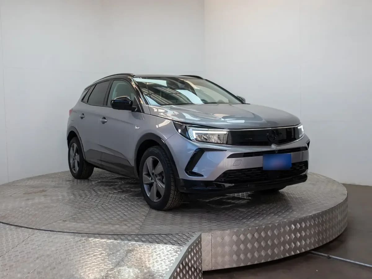 Opel New Grandland Grandland Gs Gasolina 130hp Mt año 2025