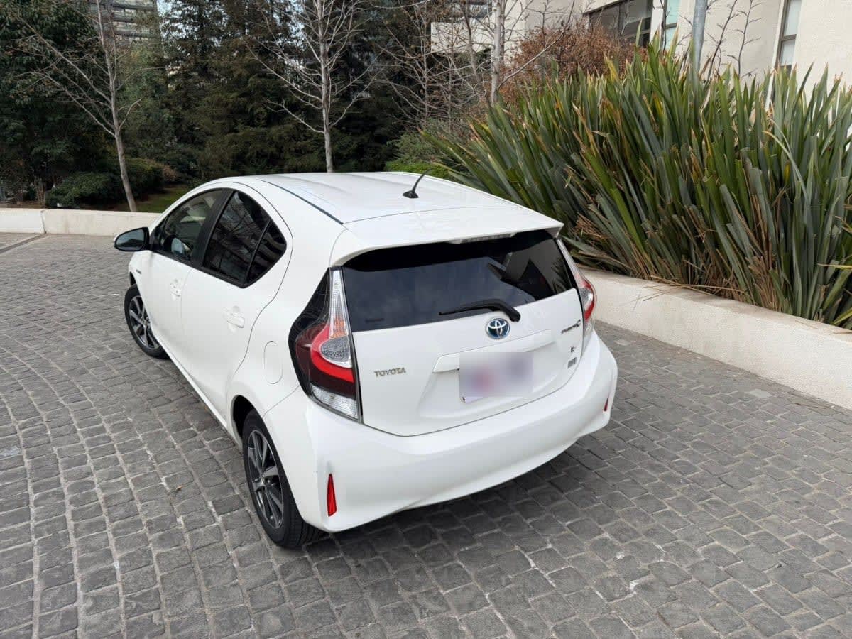 Toyota Prius C Hb 1.5 año 2021