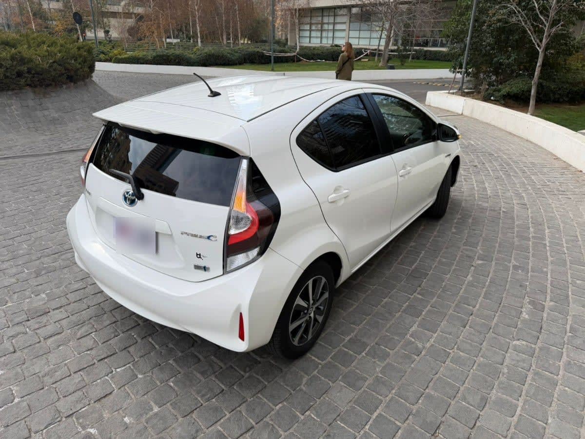 Toyota Prius C Hb 1.5 año 2021