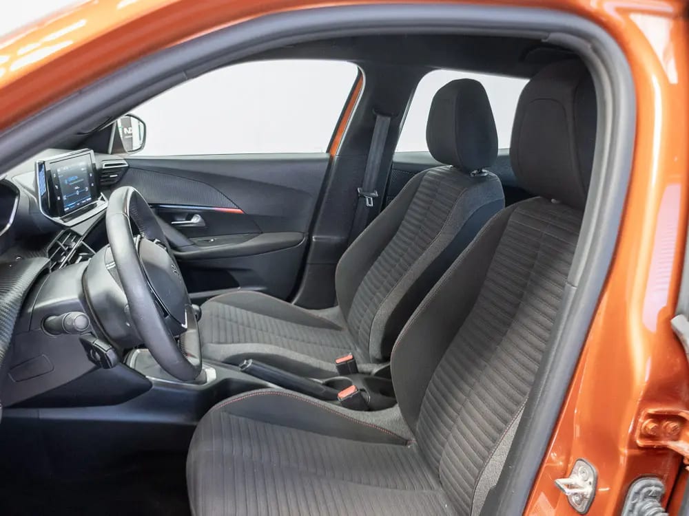Peugeot 2008 1.2 Active Pack Puretech 130 Mt año 2024