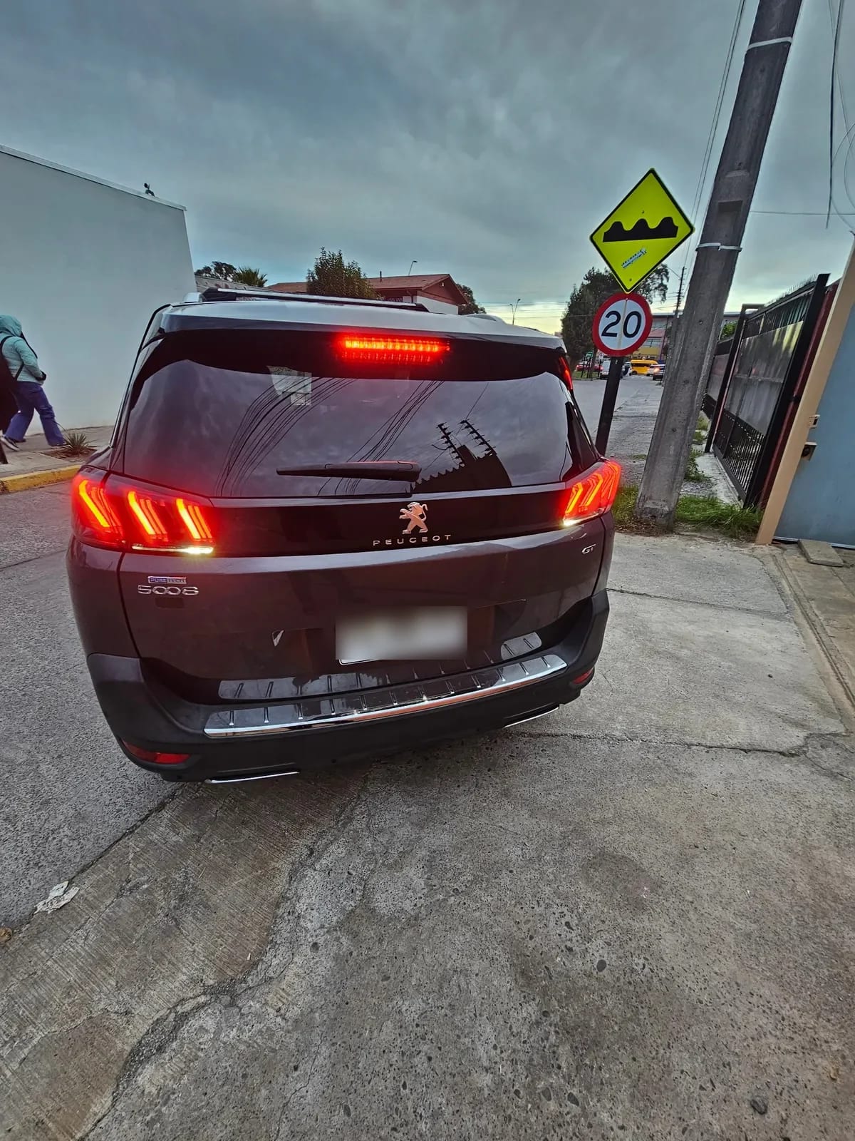 PEUGEOT 5008 1.6 Allure Thp 165 At año 2021