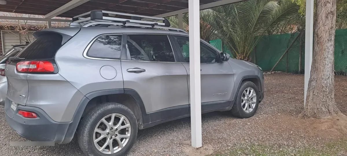 Jeep Cherokee 2.4 Sport At 4x2 año 2015