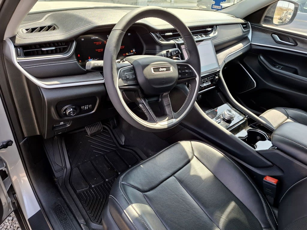 Jeep Grand Cherokee Limited año 2023