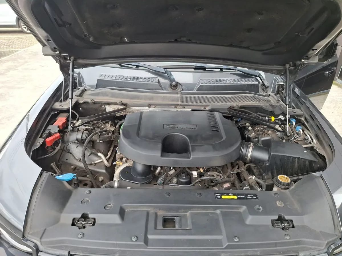 Land Rover Defender 3.0 110 X-Dynamic S Diesel 4x4 300hp At 5p año 2023