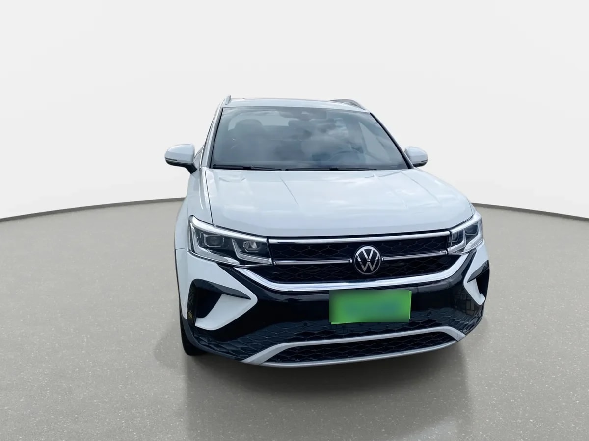 Volkswagen Taos 1.4 Tsi Highline 4x2 At 5p año 2024