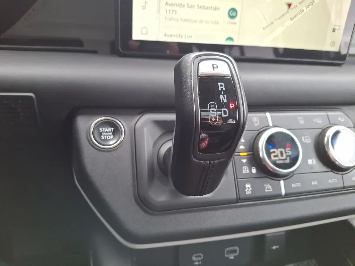 Land Rover Defender 3.0 110 X-Dynamic S Diesel 4x4 300hp At 5p año 2023
