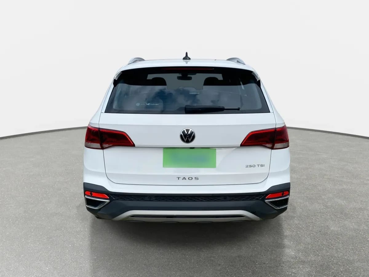 Volkswagen Taos 1.4 Tsi Highline 4x2 At 5p año 2024