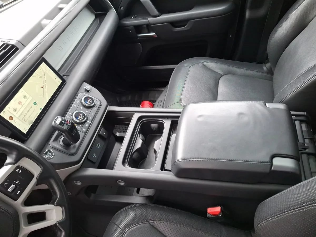 Land Rover Defender 3.0 110 X-Dynamic S Diesel 4x4 300hp At 5p año 2023