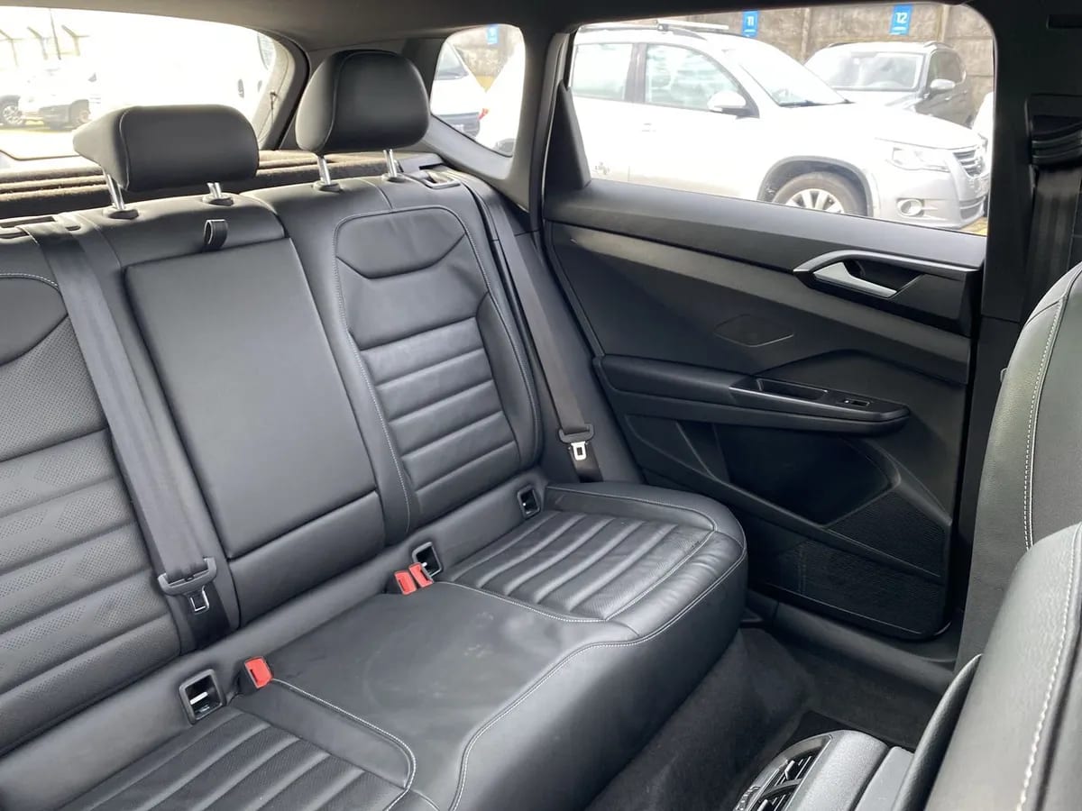 Volkswagen Taos 1.4 Tsi Highline 4x2 At 5p año 2024