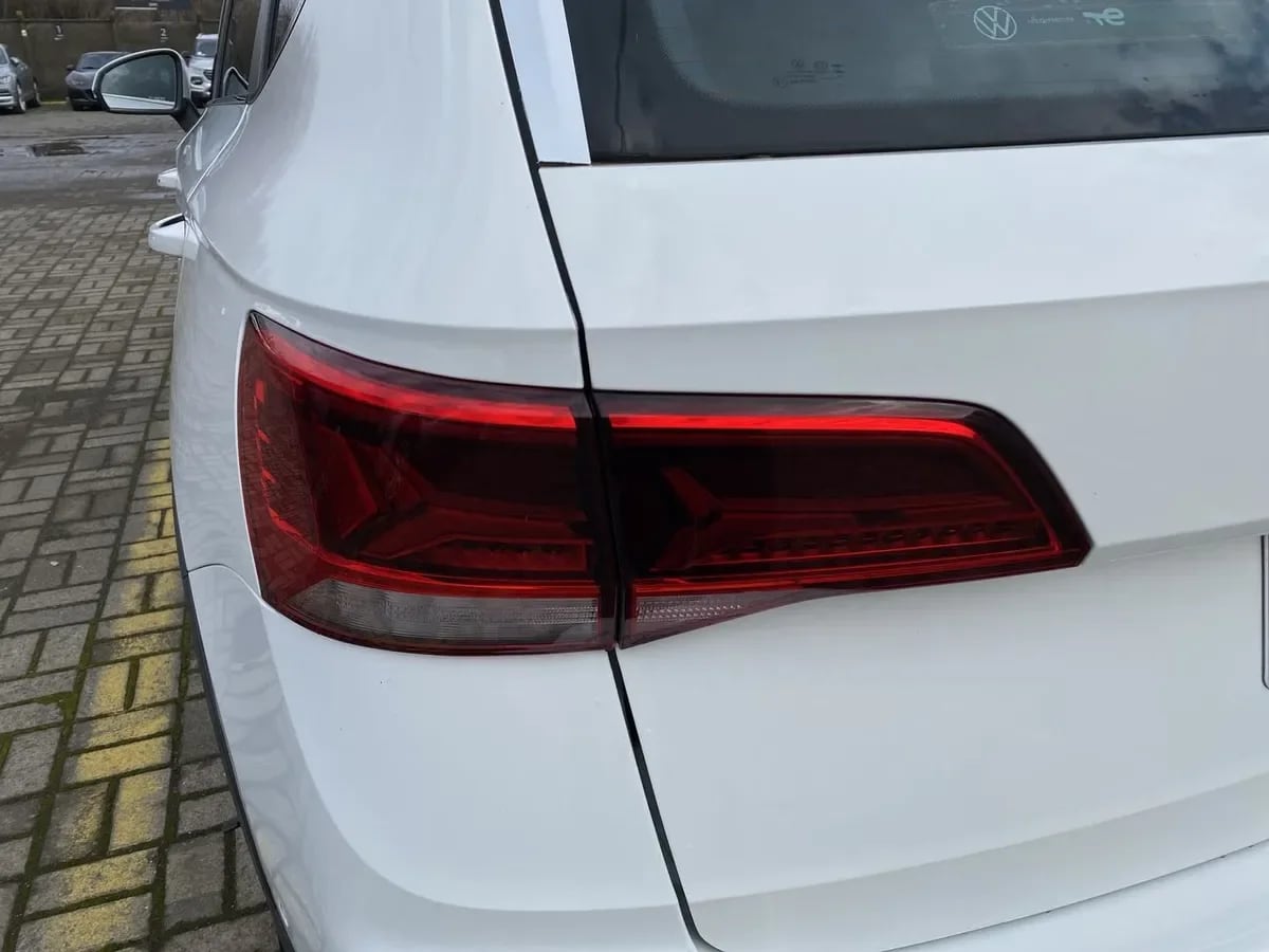 Volkswagen Taos 1.4 Tsi Highline 4x2 At 5p año 2024