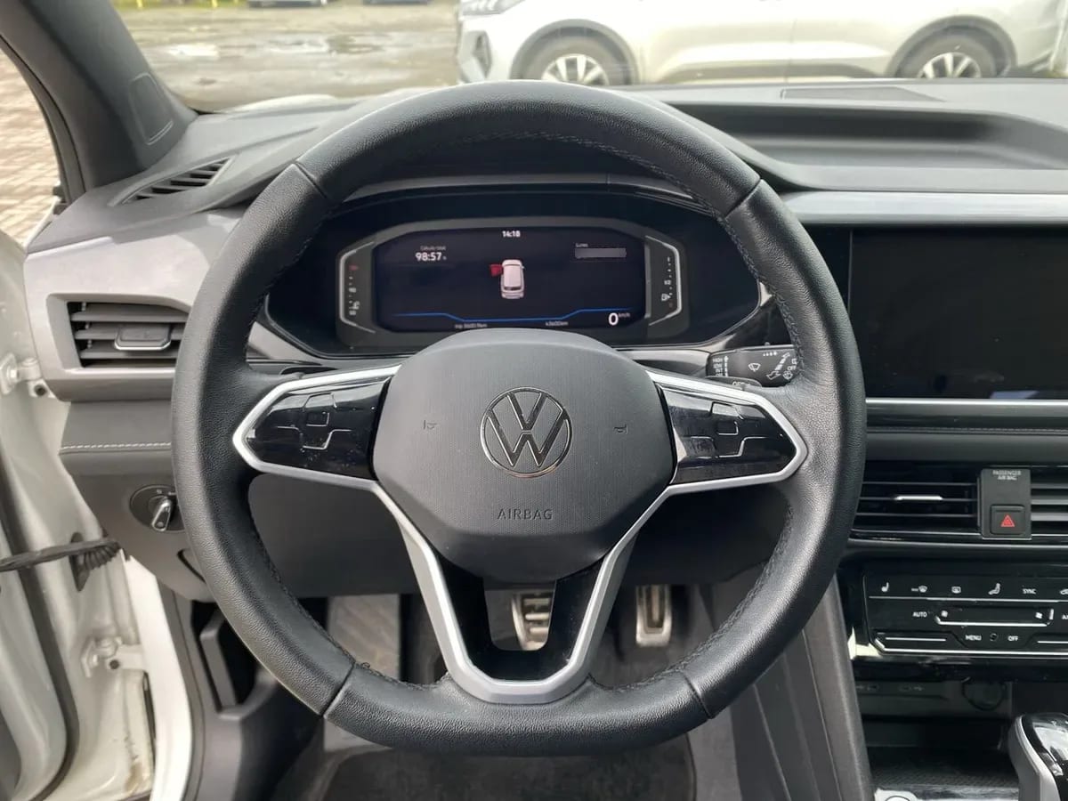 Volkswagen Taos 1.4 Tsi Highline 4x2 At 5p año 2024