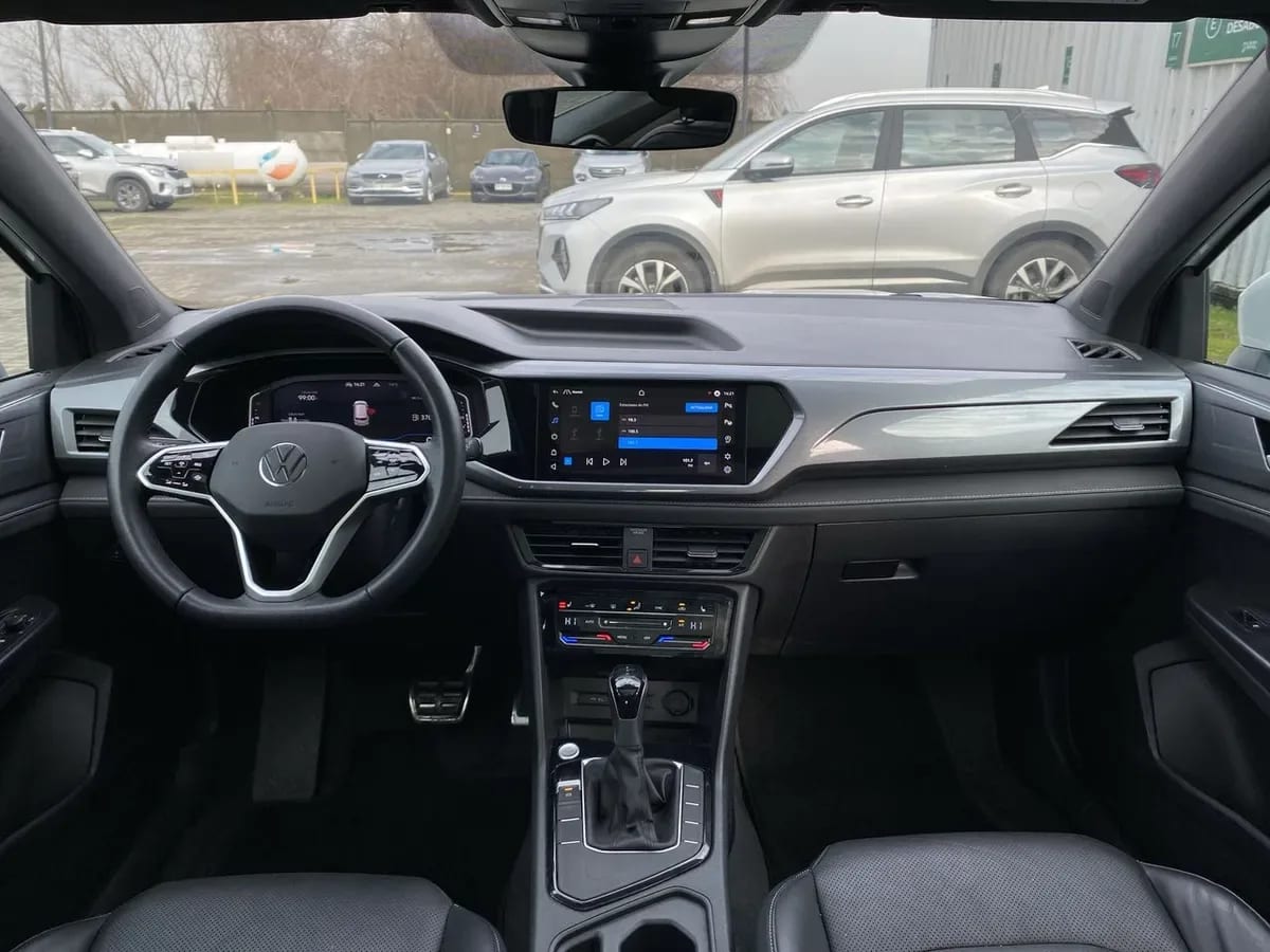 Volkswagen Taos 1.4 Tsi Highline 4x2 At 5p año 2024