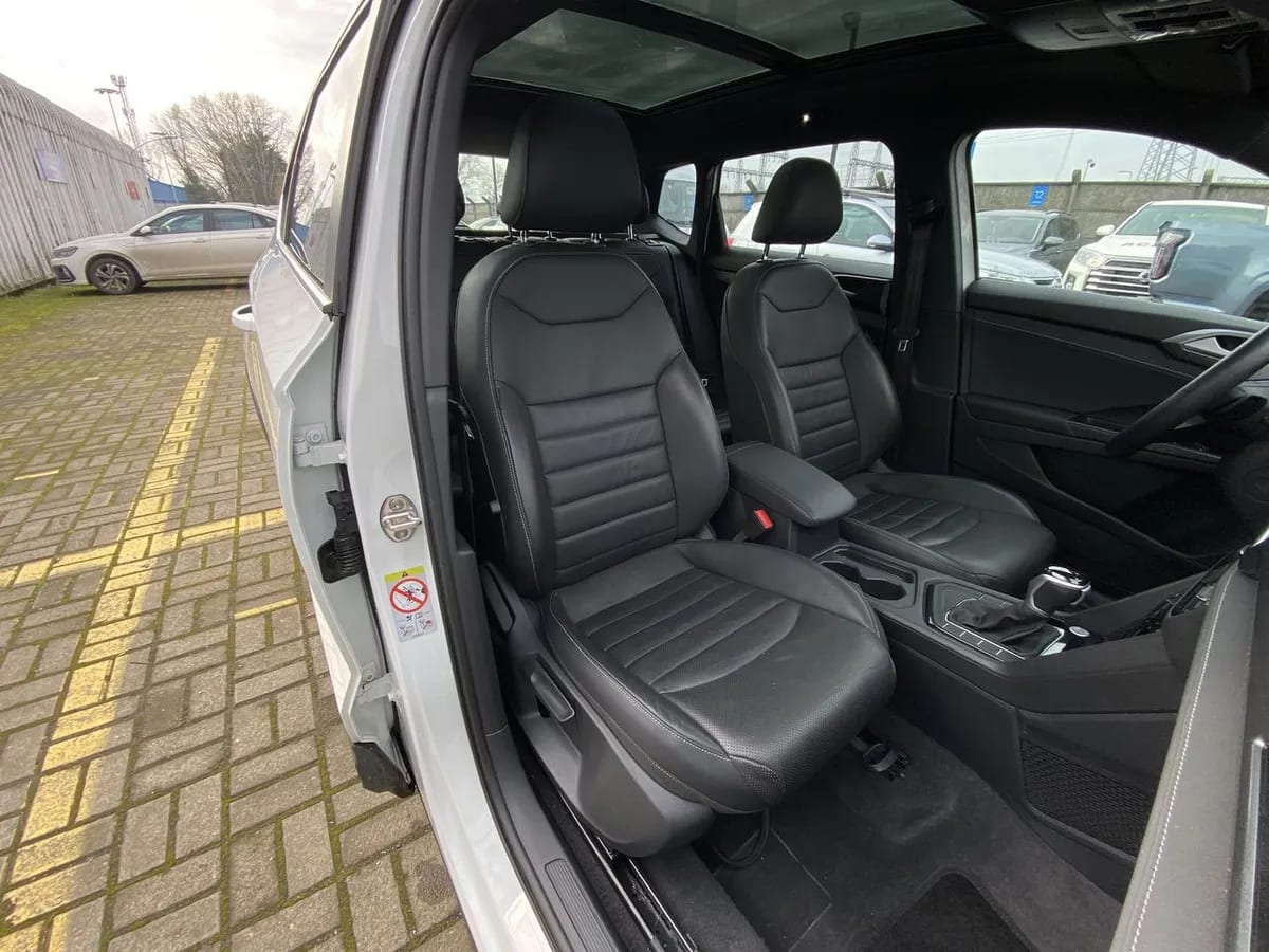 Volkswagen Taos 1.4 Tsi Highline 4x2 At 5p año 2024