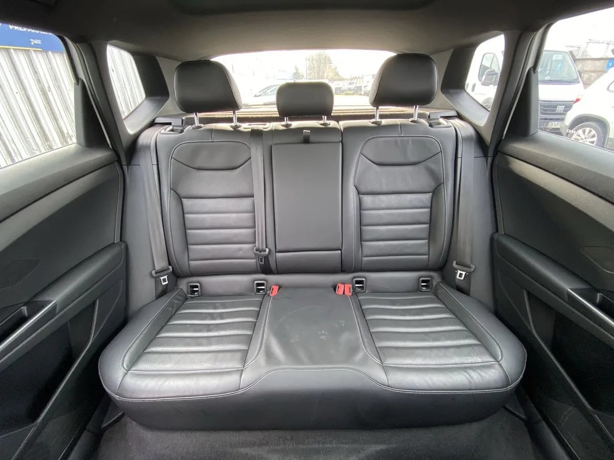 Volkswagen Taos 1.4 Tsi Highline 4x2 At 5p año 2024