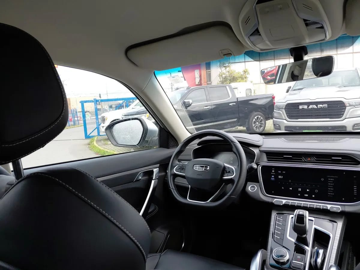 Geely Azkarra 1.5t Comfort 4x2 6at 5p año 2022