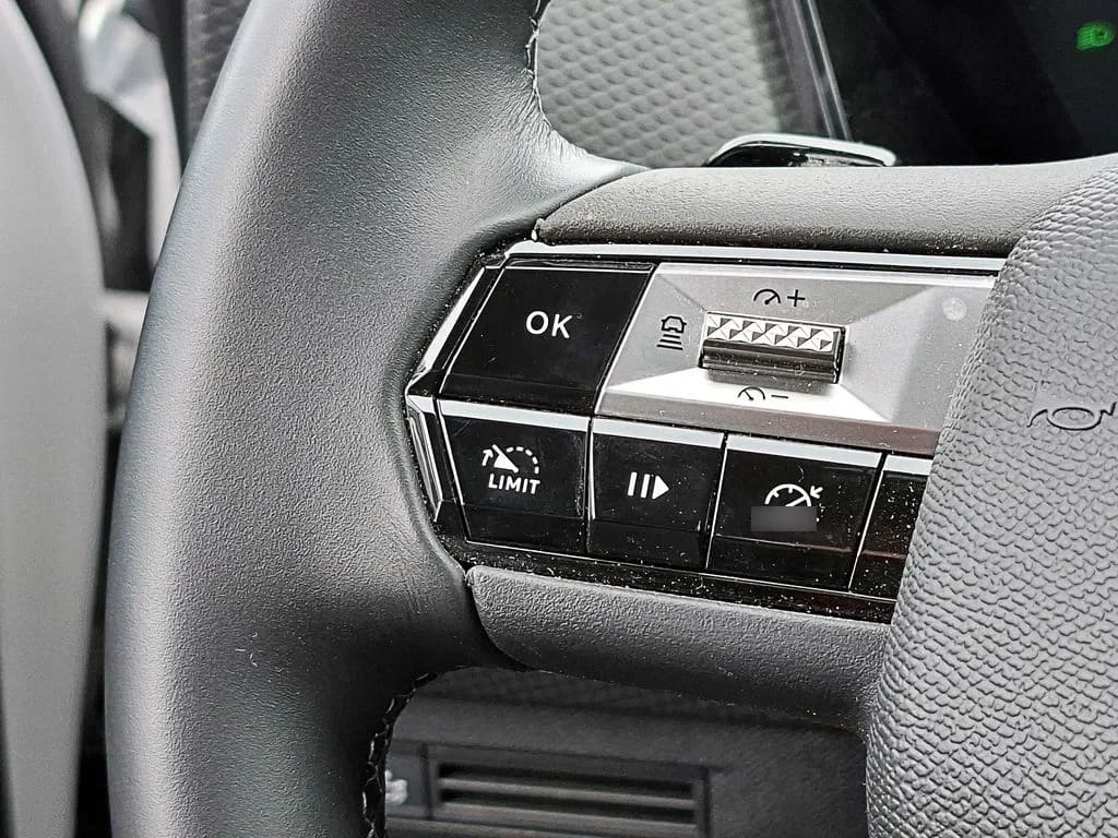 DS Automobiles Ds 4 Cross año 2026