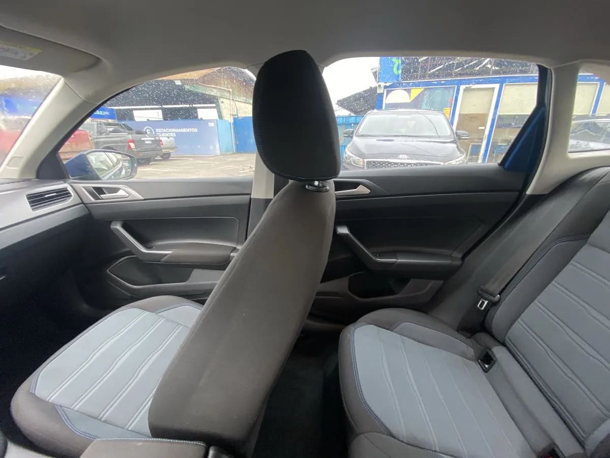 Volkswagen Nivus 1.0 Tsi Comfortline 4x2 At 5p año 2023