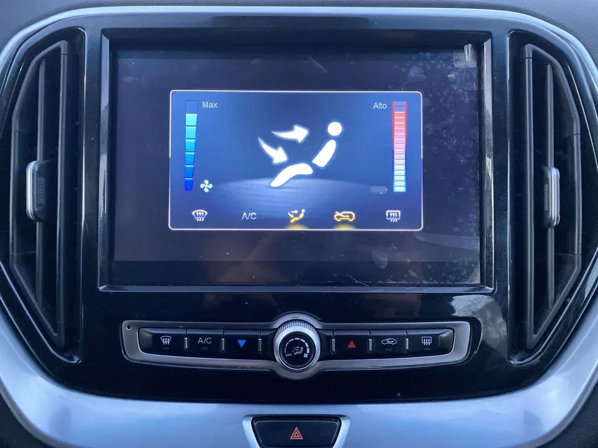Jetour X70 1.5t Glx 4x2 At 5p año 2023