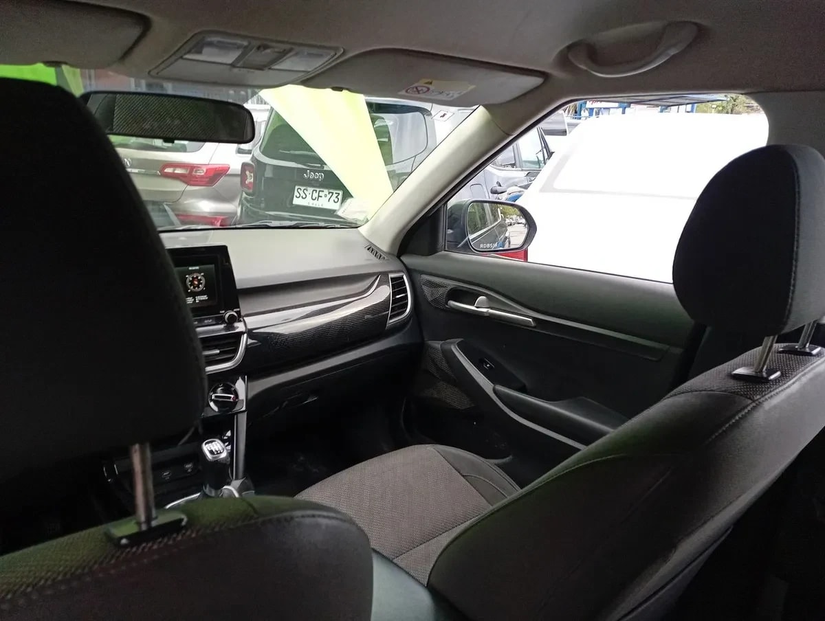 Kia Seltos 1.6 Ex 4x2 6mt 5p año 2021