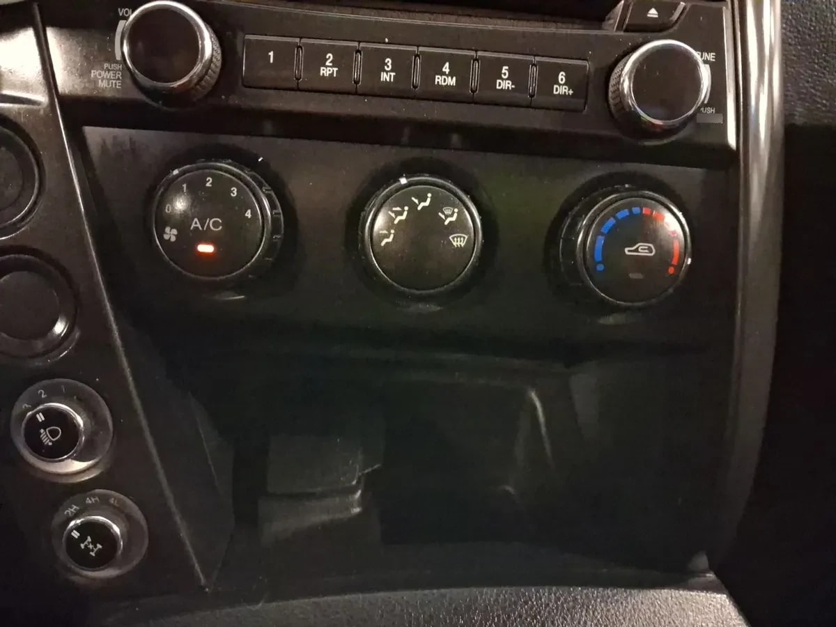 Ssangyong Actyon Sports 2.2 Diesel 4wd 6as711 Ll Dob. Cab. Mt 4p año 2019