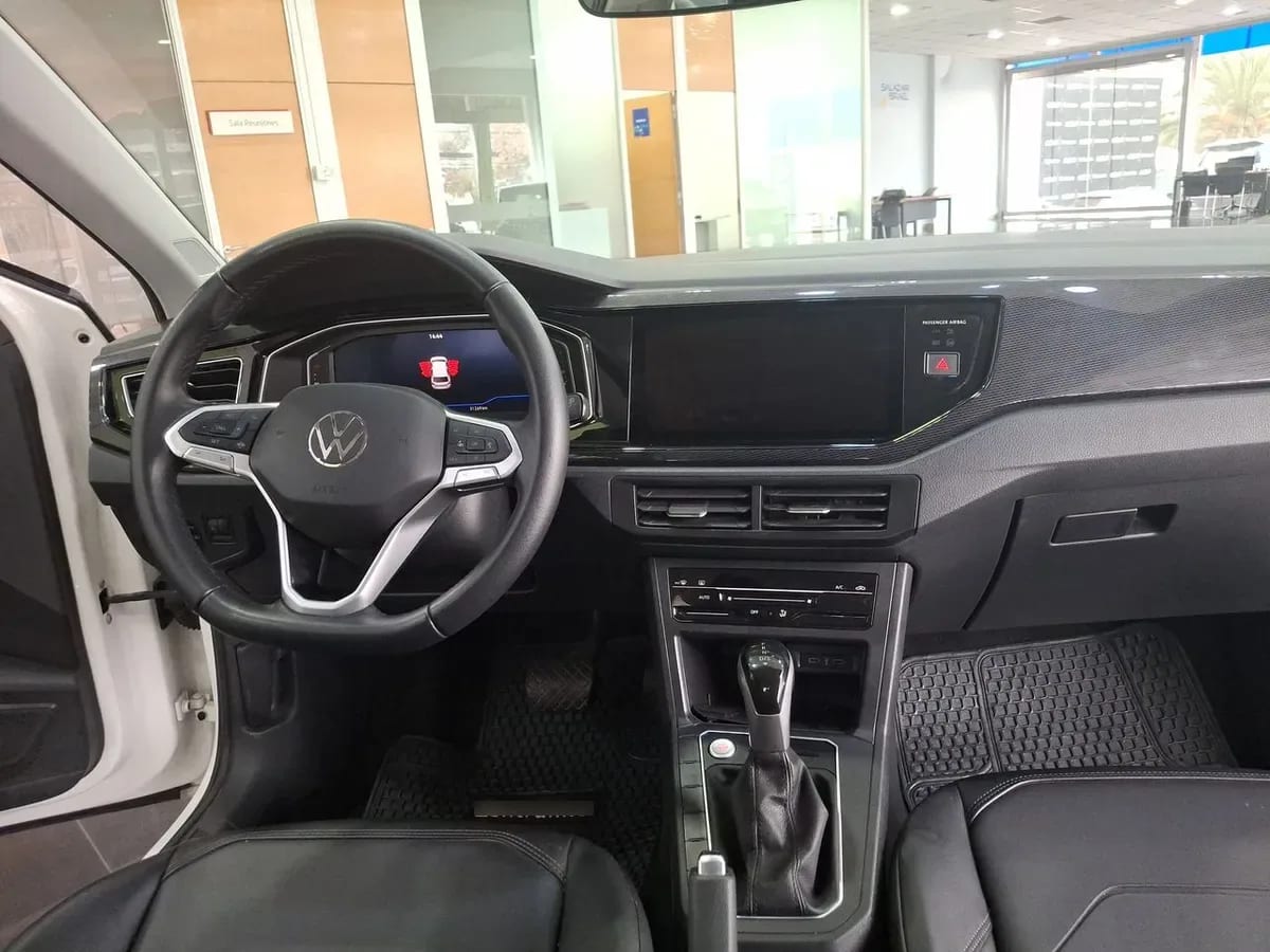 Volkswagen Polo 1.0t Highline 4x2 At6 5p año 2025