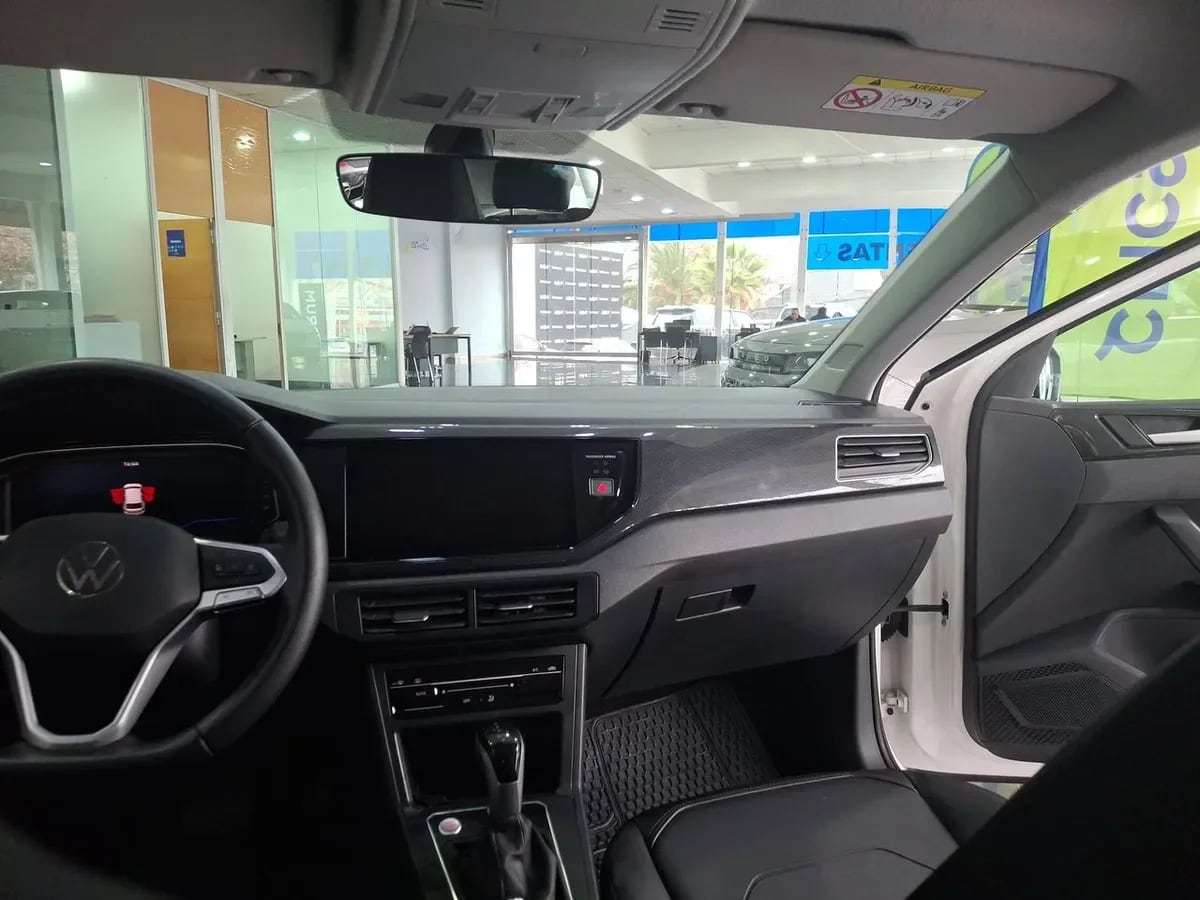 Volkswagen Polo 1.0t Highline 4x2 At6 5p año 2025