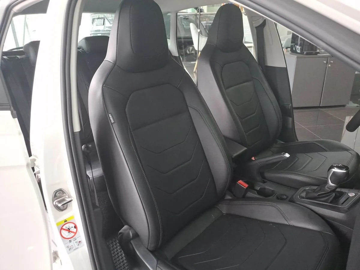 Volkswagen Polo 1.0t Highline 4x2 At6 5p año 2025
