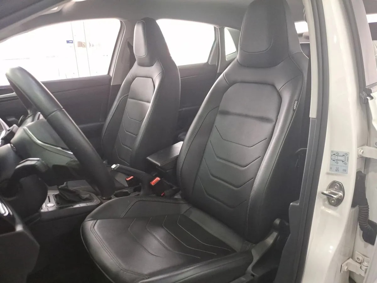 Volkswagen Polo 1.0t Highline 4x2 At6 5p año 2025