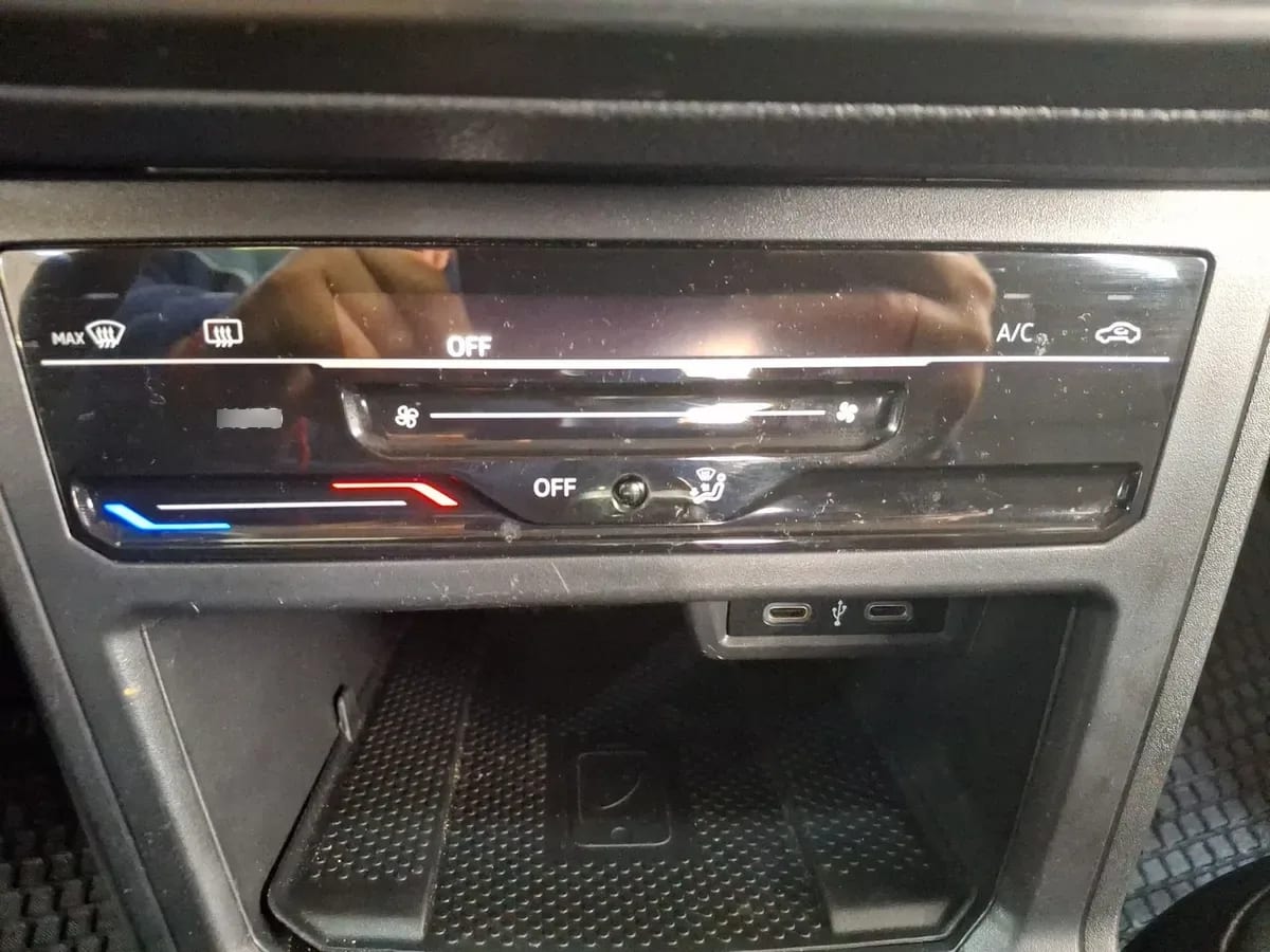 Volkswagen Polo 1.0t Highline 4x2 At6 5p año 2025