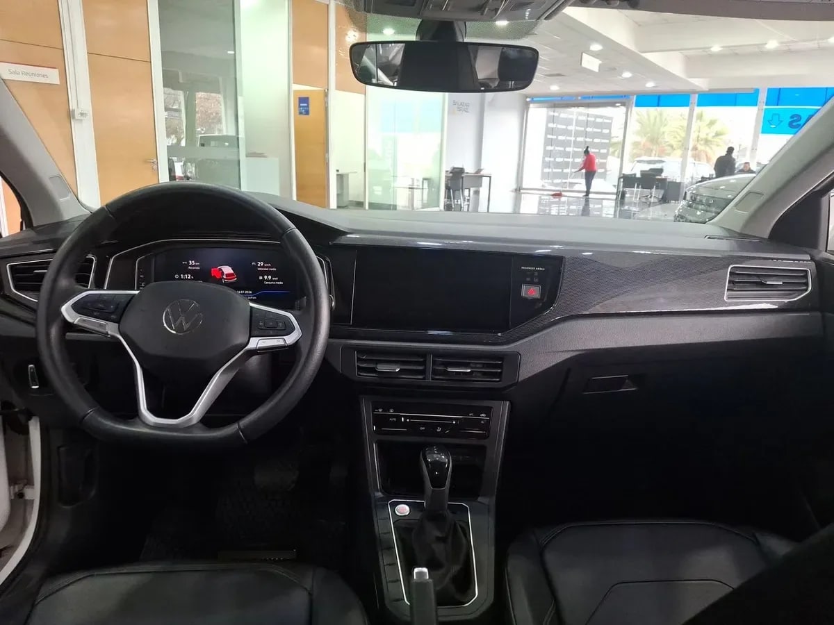 Volkswagen Polo 1.0t Highline 4x2 At6 5p año 2025