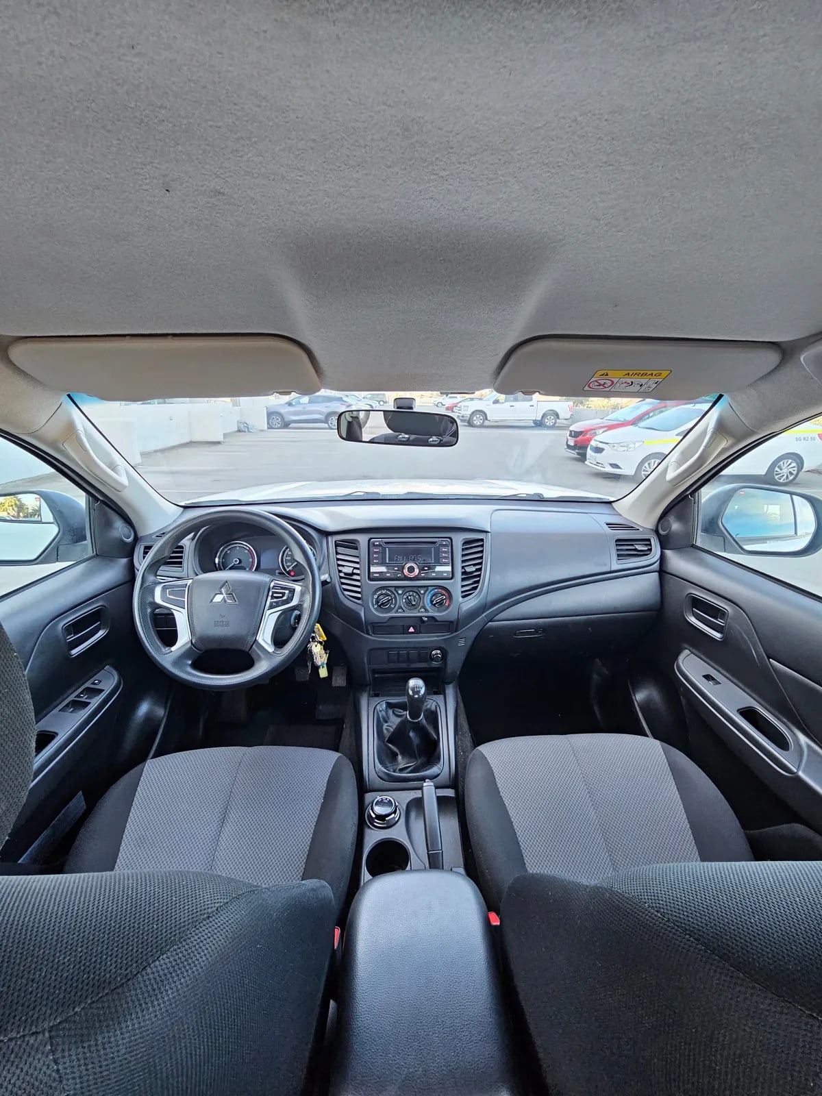 MITSUBISHI L200 2.4 Td Katana Crt Mt 4x4 Diesel año 2022