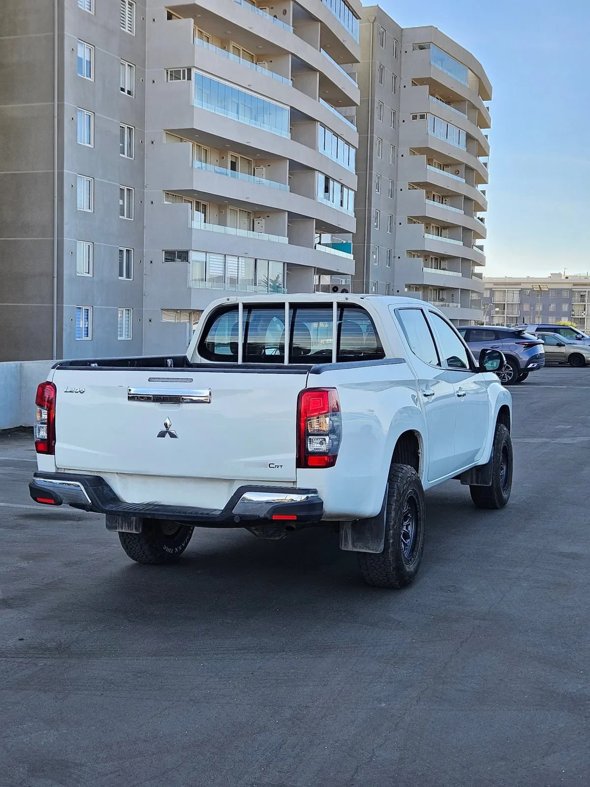 MITSUBISHI L200 2.4 Td Katana Crt Mt 4x4 Diesel año 2022