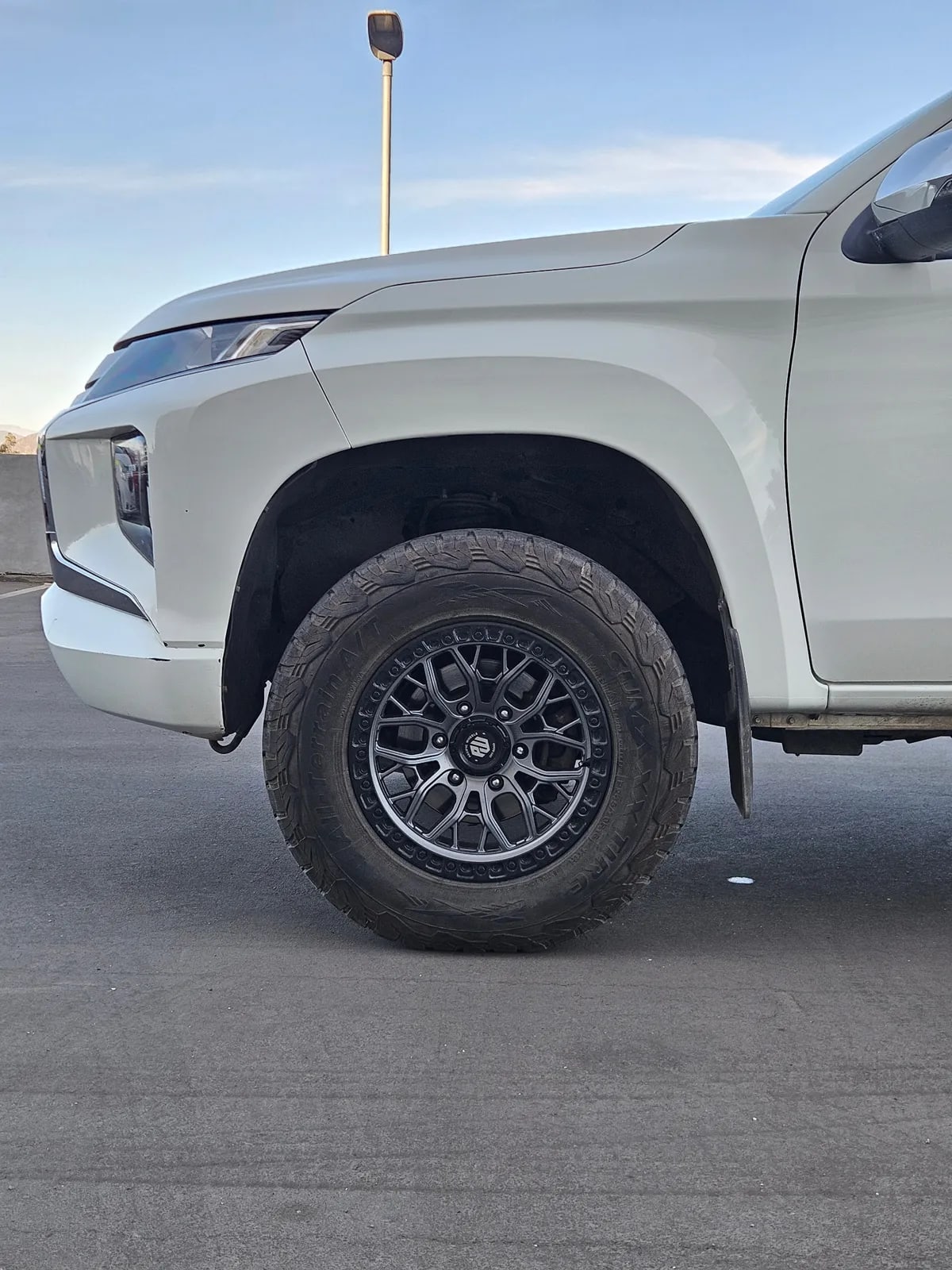 MITSUBISHI L200 2.4 Td Katana Crt Mt 4x4 Diesel año 2022