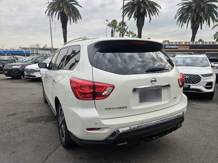 Nissan Pathfinder 4x4 3.5 Aut Cvt Exclucive año 2018