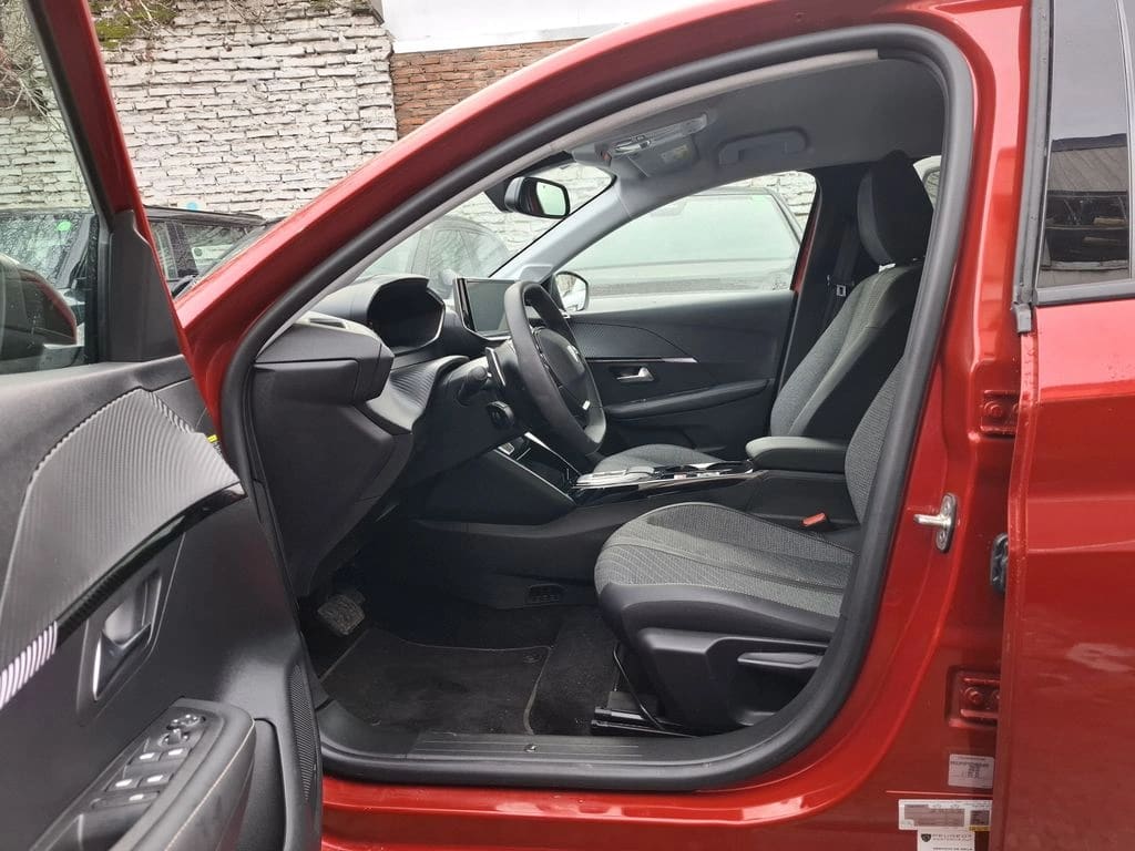 Peugeot 208 Allure Hybrid 136 Edct 1.2 Aut año 2026