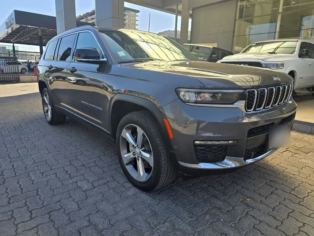 Jeep Grand Cherokee 3.6 Limited L At 4x4 año 2023