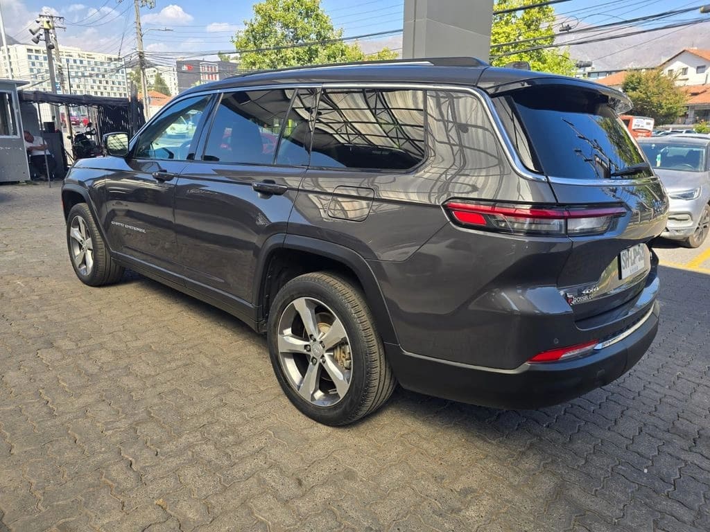 Jeep Grand Cherokee 3.6 Limited L At 4x4 año 2023