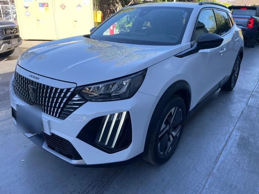 Peugeot 2008 1.2 Allure Pack Puretech 130 At año 2024
