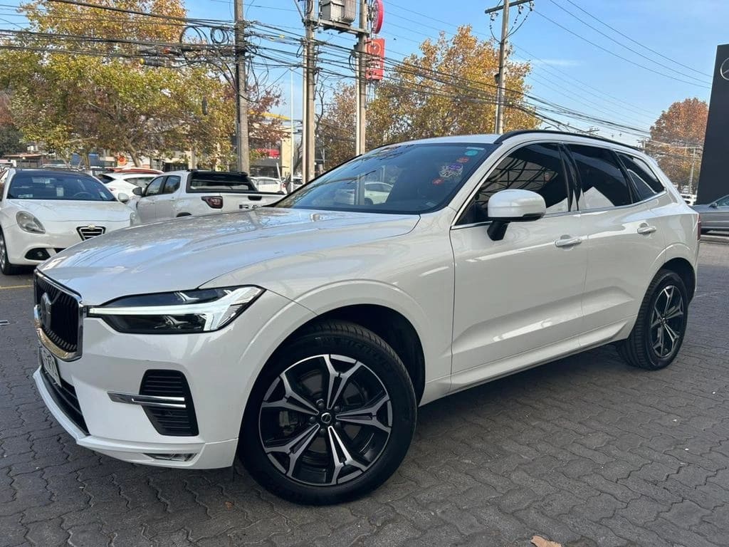 Volvo Xc60 2.0 B5 Momentum At 4x4 Hibrido año 2022