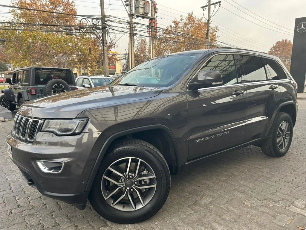Jeep Grand Cherokee 3.6 Laredo At año 2022