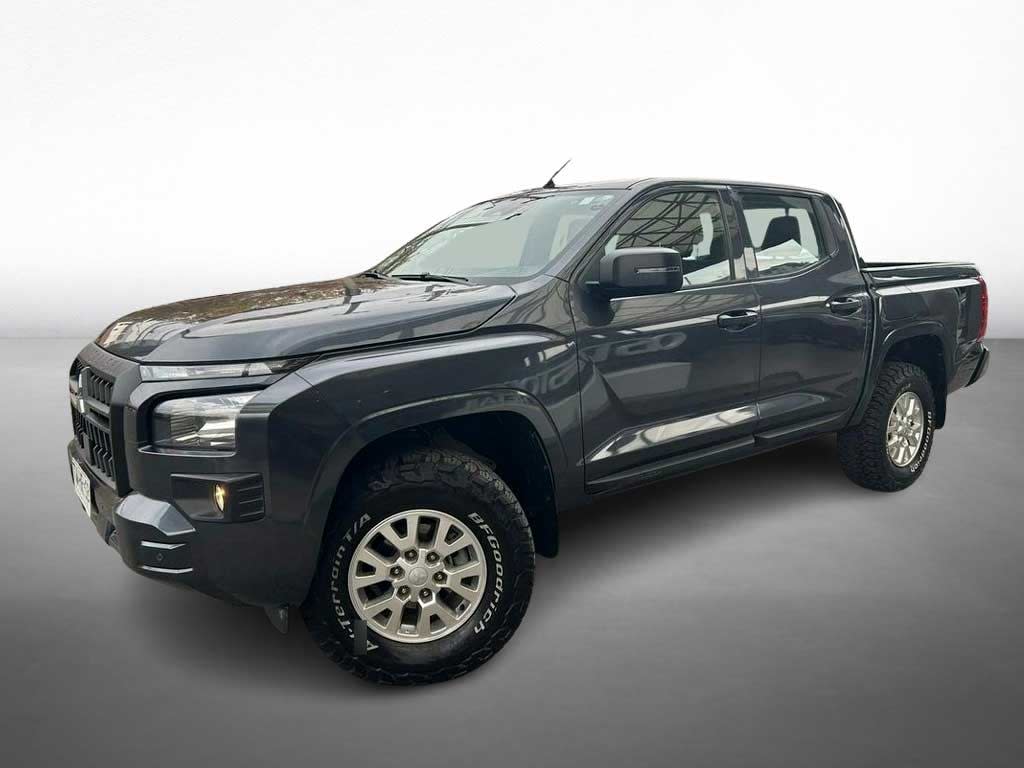 Mitsubishi L200 2.4 Katana Xrt Diesel 4x4 Dob. Cab. Euro6 Mt 4p año 2025