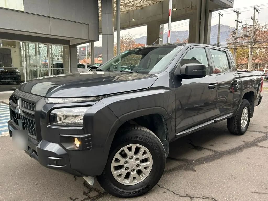 Mitsubishi L200 2.4 Katana Xrt Mt 4x4 Diesel año 2025